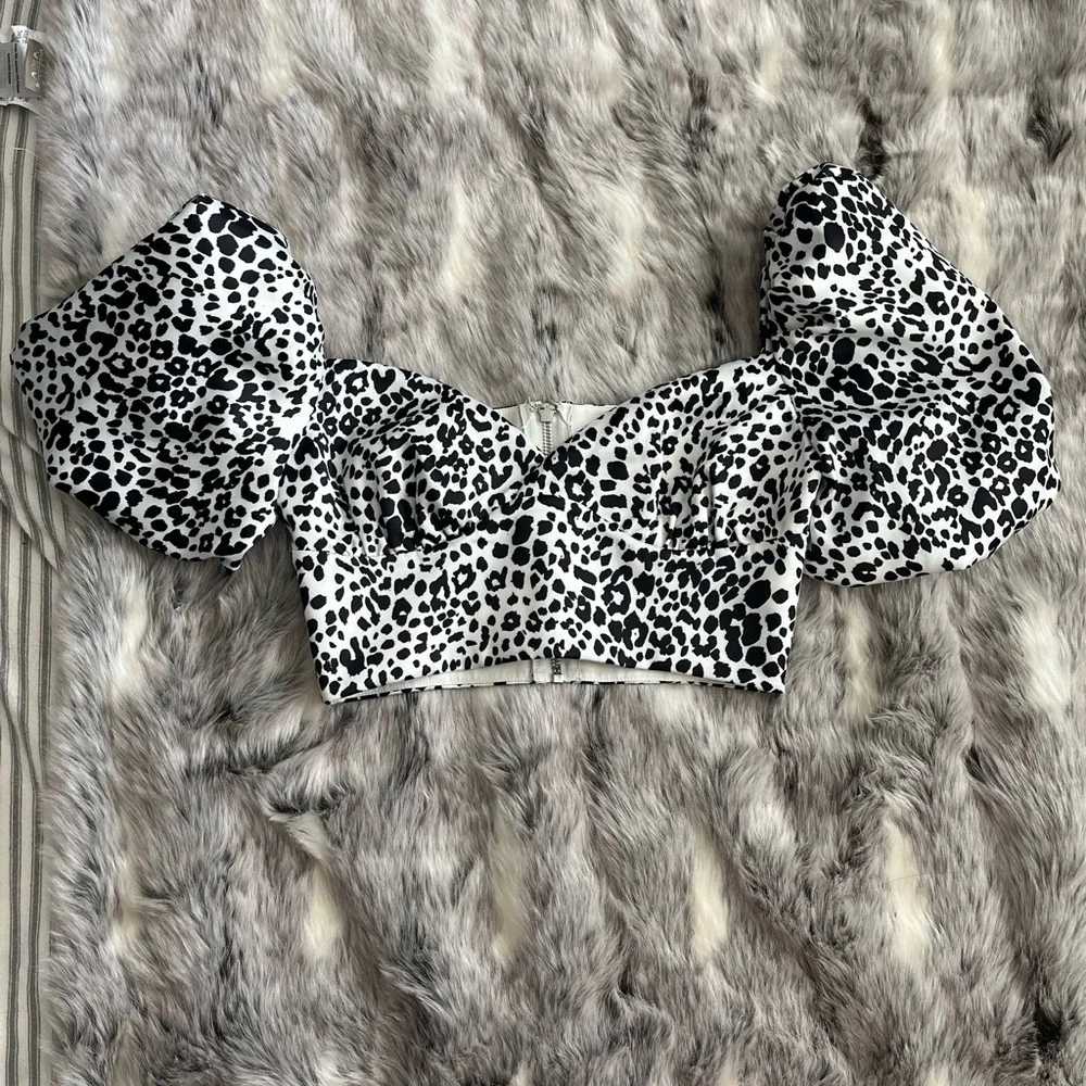 House of CB Lou Dalmation Print Puff Sleeve Crop Top Black & White Size XS/2-4 - Picture 4 of 8